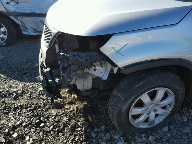 5XYKT4A10BG060761 - 2011 KIA SORENTO BA SILVER photo 10