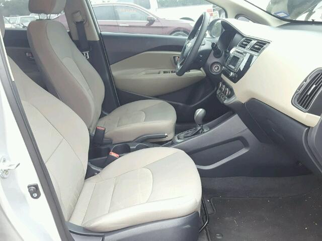 KNADM4A30G6642440 - 2016 KIA RIO LX Արծաթագույն լուսանկար 5