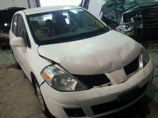 3N1BC11E99L445680 - 2009 NISSAN VERSA S WHITE photo 1