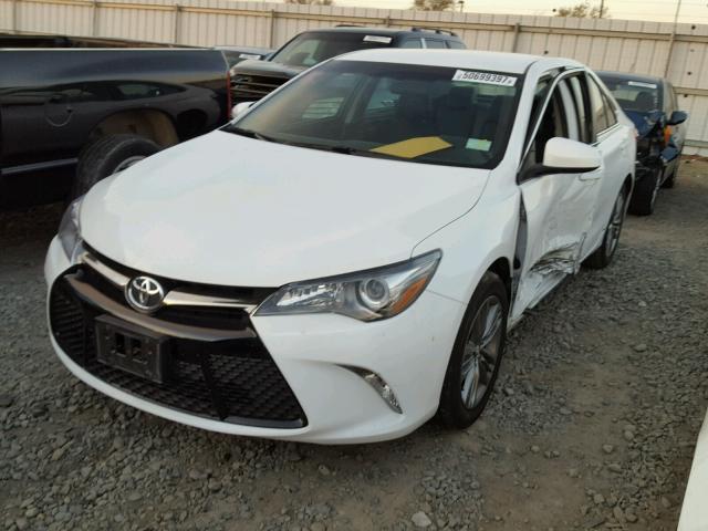 4T1BF1FK5HU744537 - 2017 TOYOTA CAMRY LE WHITE photo 2