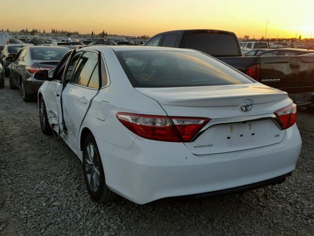 4T1BF1FK5HU744537 - 2017 TOYOTA CAMRY LE WHITE photo 3