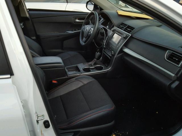 4T1BF1FK5HU744537 - 2017 TOYOTA CAMRY LE 白色 照片 5