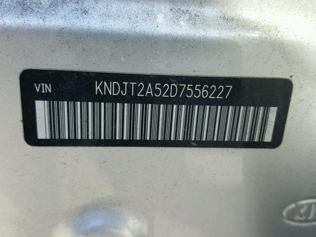 KNDJT2A52D7556227 - 2013 KIA SOUL SILVER photo 10