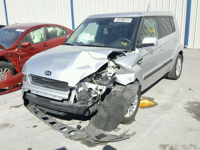 KNDJT2A52D7556227 - 2013 KIA SOUL SILVER photo 2