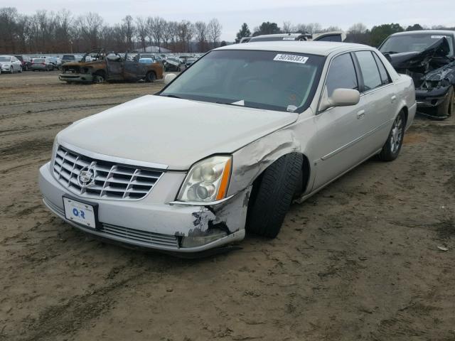 1G6KD57Y18U110309 - 2008 CADILLAC DTS CREAM photo 2