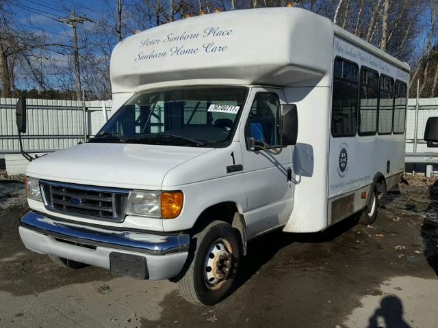 1FDWE35L46HB15125 - 2006 FORD ECONOLINE WHITE photo 2