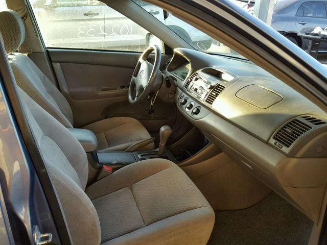 4T1BE32K34U821128 - 2004 TOYOTA CAMRY LE ლურჯი ფოტო 5