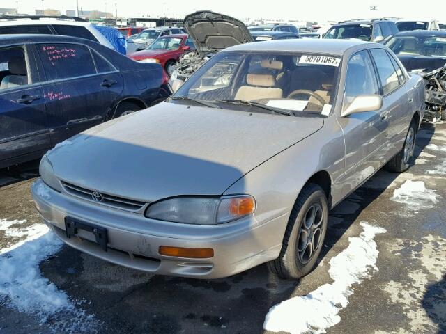 4T1SK12E7SU528935 - 1995 TOYOTA CAMRY LE TAN photo 2