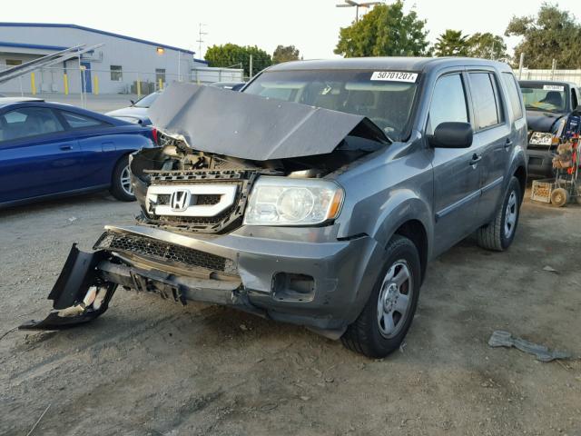 5FNYF3H22BB008517 - 2011 HONDA PILOT LX GRAY photo 2