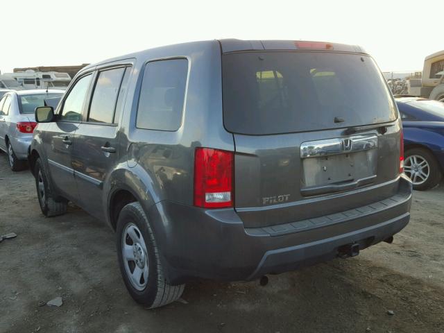 5FNYF3H22BB008517 - 2011 HONDA PILOT LX GRAY photo 3