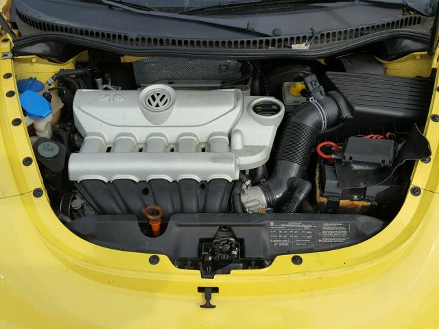 3VWPG3AGXAM007279 - 2010 VOLKSWAGEN NEW BEETLE 黄色 照片 7