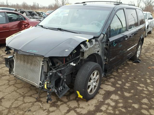 2A8HR541X9R565196 - 2009 CHRYSLER TOWN & COU BLACK photo 2