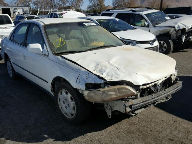 JHMCG6658XC016873 - 1999 HONDA ACCORD LX WHITE photo 1