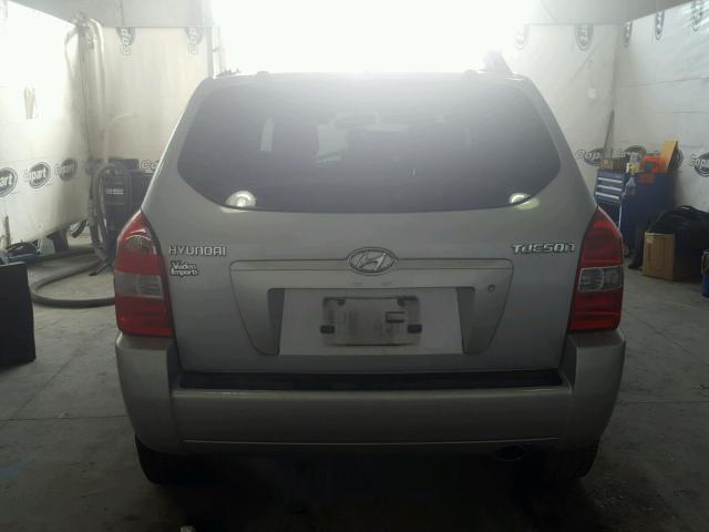 KM8JM12B35U105818 - 2005 HYUNDAI TUCSON GL SILVER photo 9