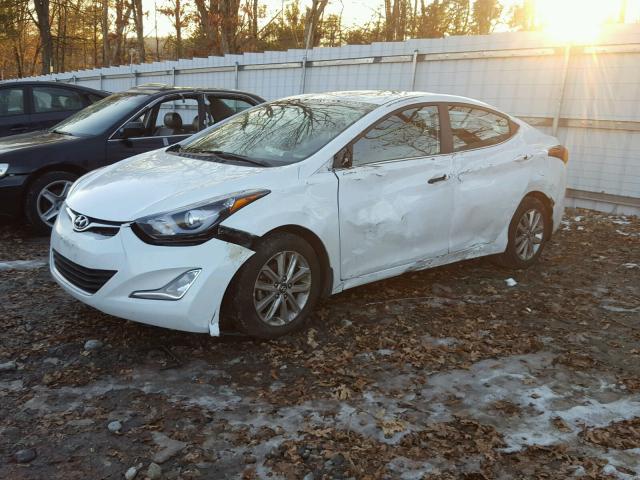 5NPDH4AE3FH588113 - 2015 HYUNDAI ELANTRA SE WHITE photo 2