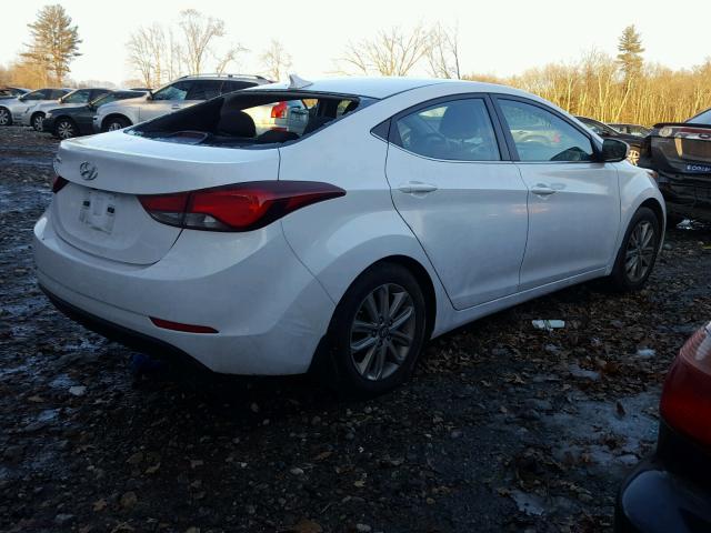 5NPDH4AE3FH588113 - 2015 HYUNDAI ELANTRA SE WHITE photo 4