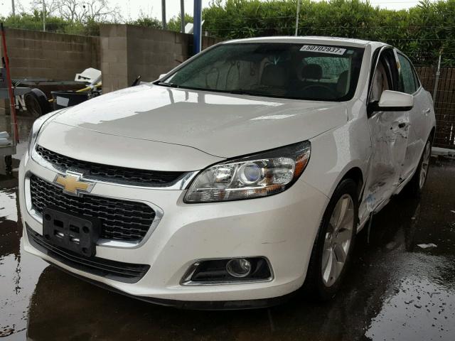 1G11E5SA4GF121347 - 2016 CHEVROLET MALIBU LIM WHITE photo 2