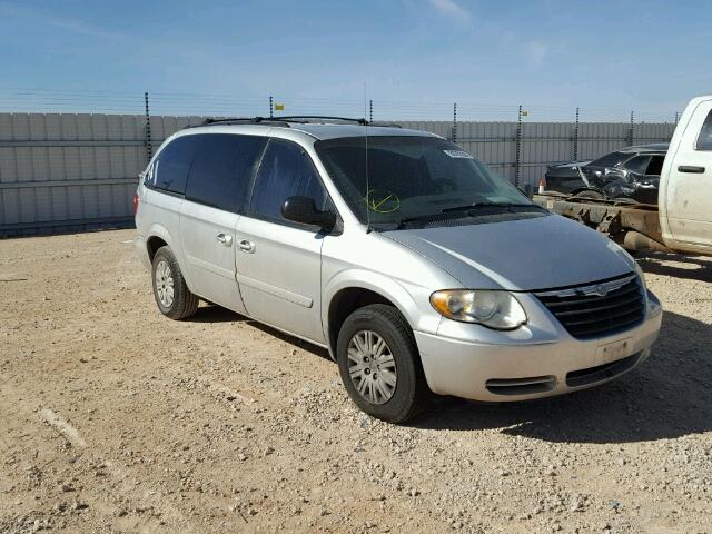 1A4GP44RX6B566930 - 2006 CHRYSLER TOWN & COU SILVER photo 1