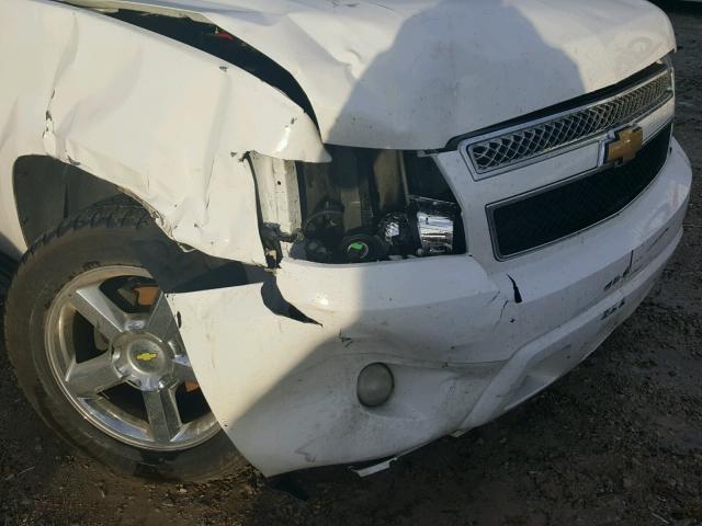 1GNUCBE05AR101875 - 2010 CHEVROLET TAHOE C150 WHITE photo 9