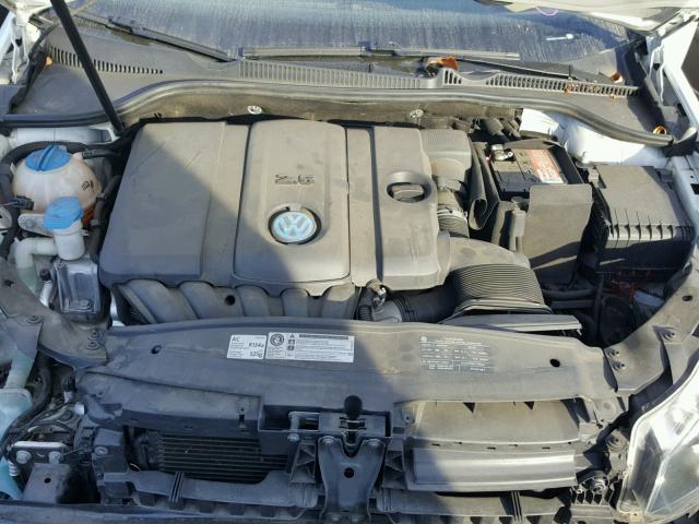 WVWDB7AJXBW198775 - 2011 VOLKSWAGEN GOLF WHITE photo 7