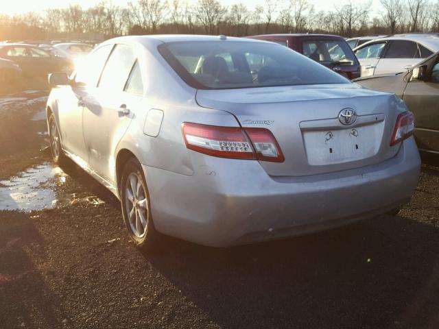 4T4BF3EK8BR132942 - 2011 TOYOTA CAMRY BASE SILVER photo 3