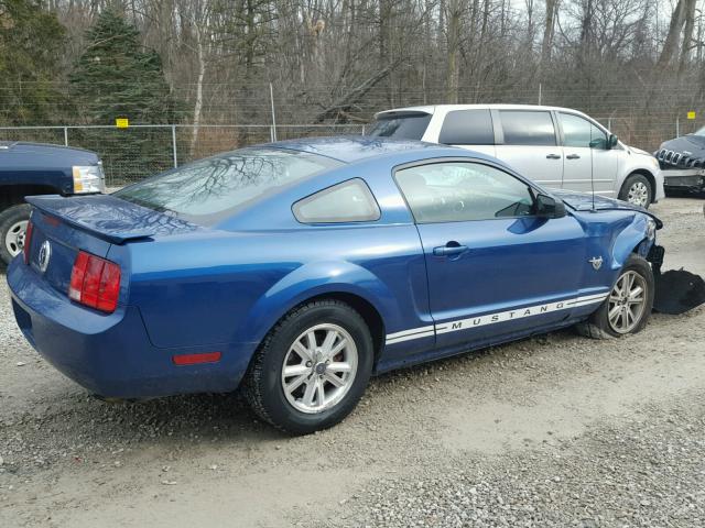 1ZVHT80N795132058 - 2009 FORD MUSTANG BLUE photo 4