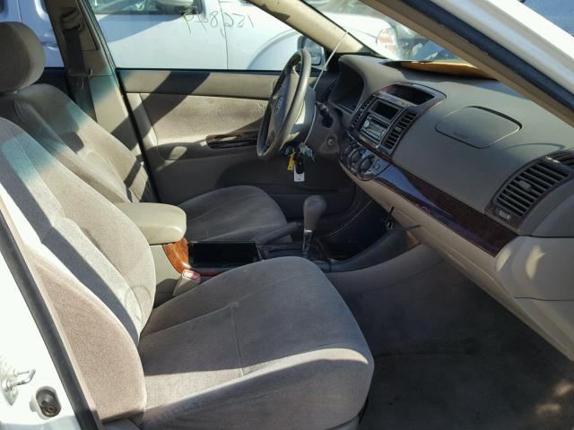 JTDBE32K440283941 - 2004 TOYOTA CAMRY LE თეთრი ფოტო 5