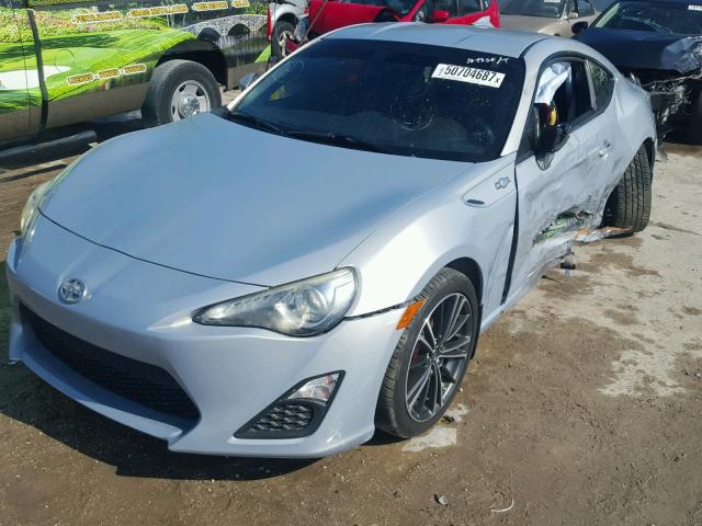 JF1ZNAA18D2731359 - 2013 TOYOTA SCION FR-S SILVER photo 2