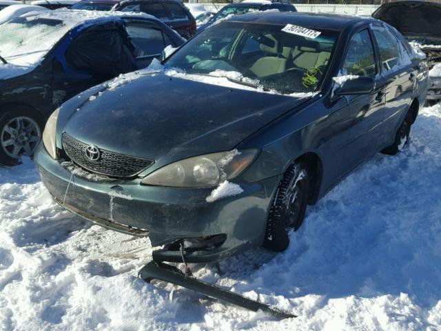 4T1BE32K32U556997 - 2002 TOYOTA CAMRY LE GREEN photo 2