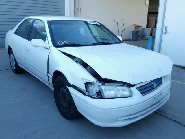 4T1BG22K81U807564 - 2001 TOYOTA CAMRY CE WHITE photo 1