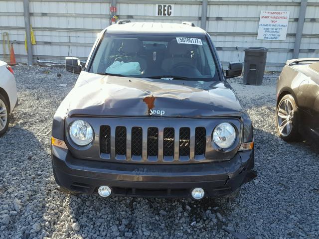 1C4NJPBA7FD285797 - 2015 JEEP PATRIOT SP GRAY photo 9