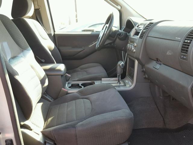 5N1AR18U85C757320 - 2005 NISSAN PATHFINDER SILVER photo 5