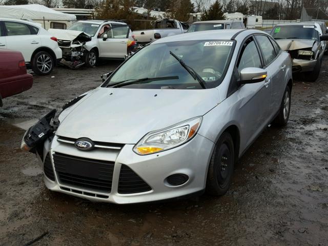 1FADP3F25EL285264 - 2014 FORD FOCUS SE SILVER photo 2