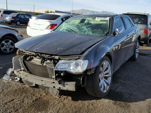 2C3CCAEG1JH137241 - 2018 CHRYSLER 300 LIMITE GRAY photo 2