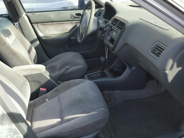 2HGEJ6617YH557910 - 2000 HONDA CIVIC BASE SILVER photo 5