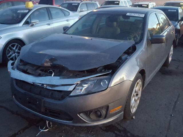 3FAHP0HA9BR185377 - 2011 FORD FUSION SE GRAY photo 2