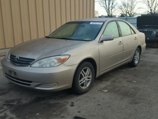4T1BE32K12U576052 - 2002 TOYOTA CAMRY LE 米色 照片 2