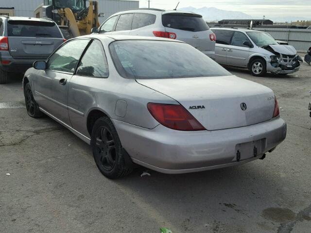 19UYA3154WL005450 - 1998 ACURA 2.3CL SILVER photo 3