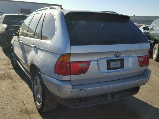 5UXFB33523LH50646 - 2003 BMW X5 4.4I SILVER photo 3