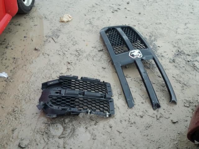 1C6RR7LT7GS247260 - 2016 RAM 1500 SLT შავი ფოტო 9