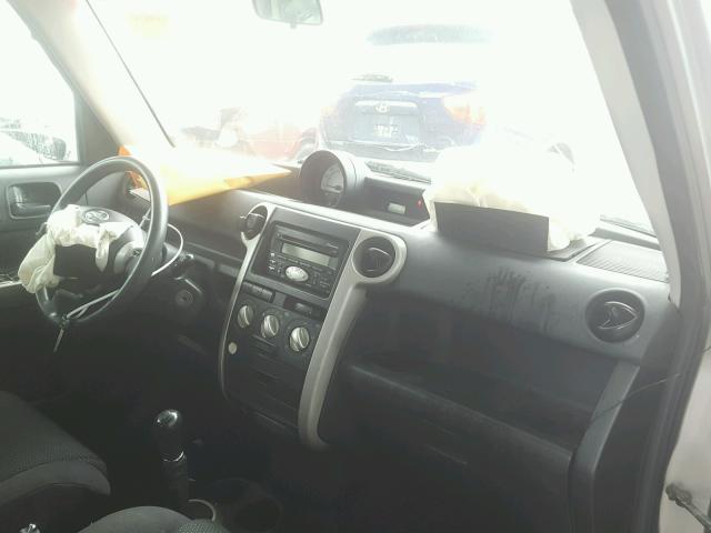 JTLKT334850218358 - 2005 TOYOTA SCION XB ნაცრისფერი ფოტო 9