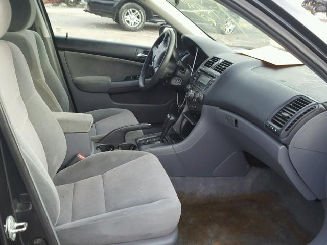 1HGCM56405A003735 - 2005 HONDA ACCORD LX GRAY photo 5