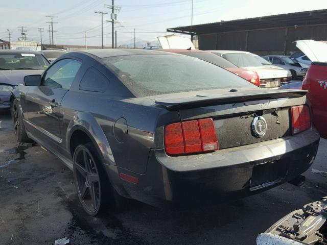 1ZVHT80N085203406 - 2008 FORD MUSTANG GRAY photo 3