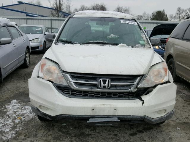 5J6RE4H38AL028170 - 2010 HONDA CR-V LX WHITE photo 9