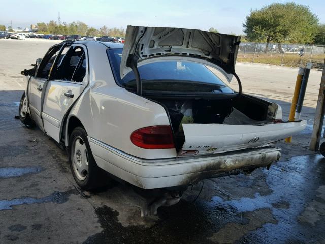 WDBJF70HXXA793814 - 1999 MERCEDES-BENZ E 430 WHITE photo 3