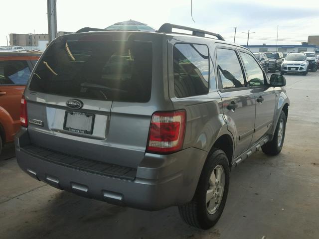 1FMCU03158KD05611 - 2008 FORD ESCAPE XLT SILVER photo 4