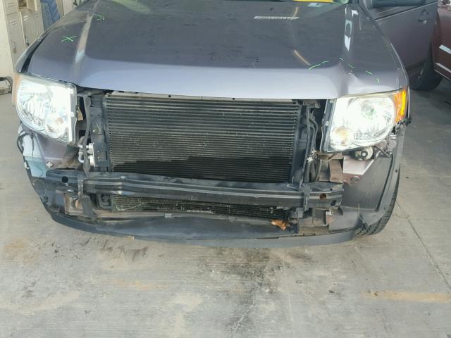 1FMCU03158KD05611 - 2008 FORD ESCAPE XLT SILVER photo 9