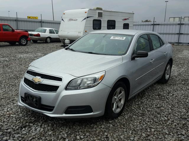 1G11B5SA2DF185083 - 2013 CHEVROLET MALIBU LS 银色 照片 2