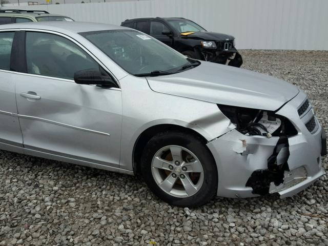 1G11B5SA2DF185083 - 2013 CHEVROLET MALIBU LS 银色 照片 9