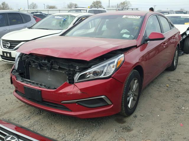 5NPE24AF2HH502548 - 2017 HYUNDAI SONATA SE RED photo 2